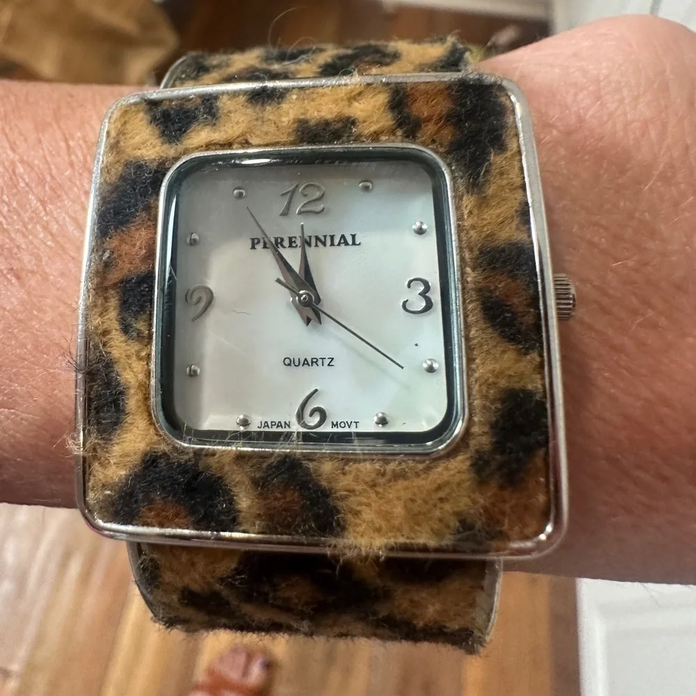 Leopard Print Quartz Watch for women